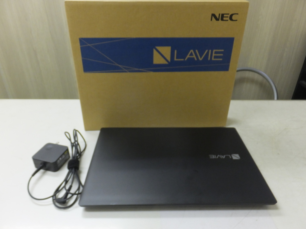 NEC LAVIE 15.6インチ01